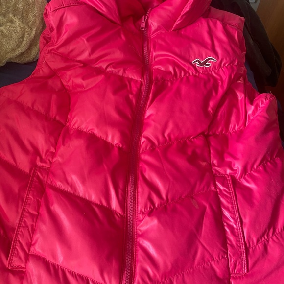 selling a vest for 24,99 originally it was 75 dollars. Message me for details. - Picture 1 of 2